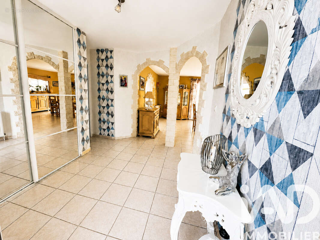 Maison 143 m² à Ambrumesnil  - photo 4