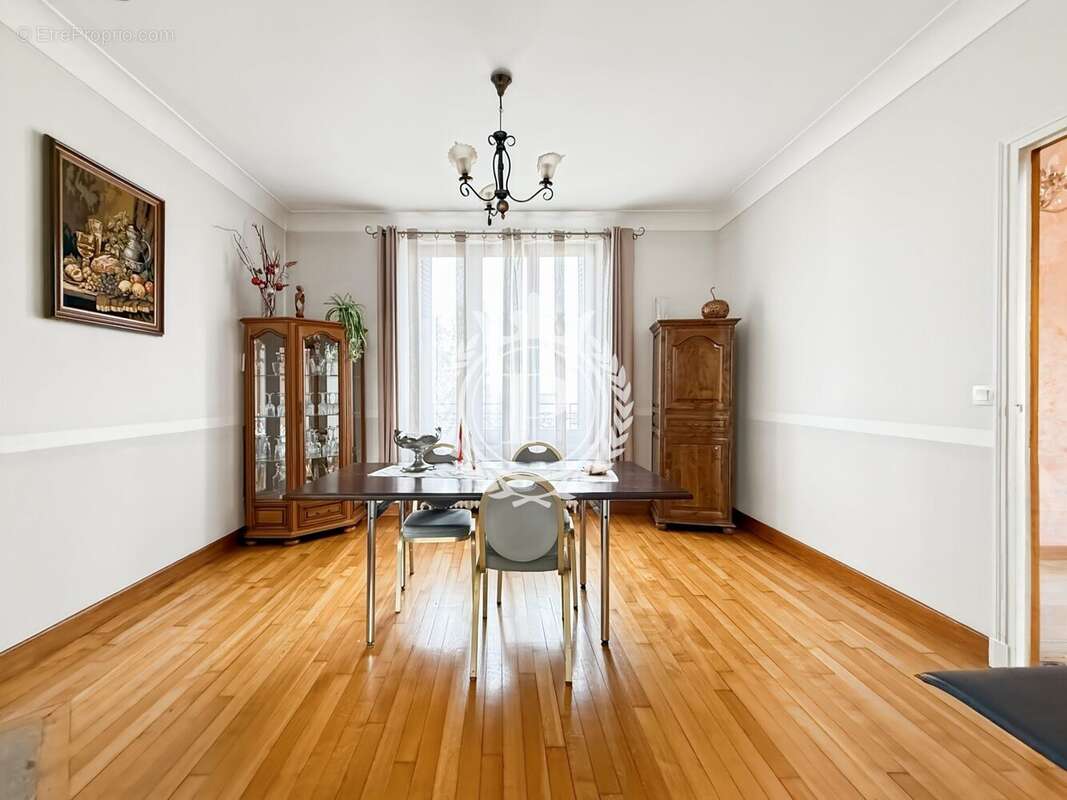 Maison à GRETZ-ARMAINVILLIERS