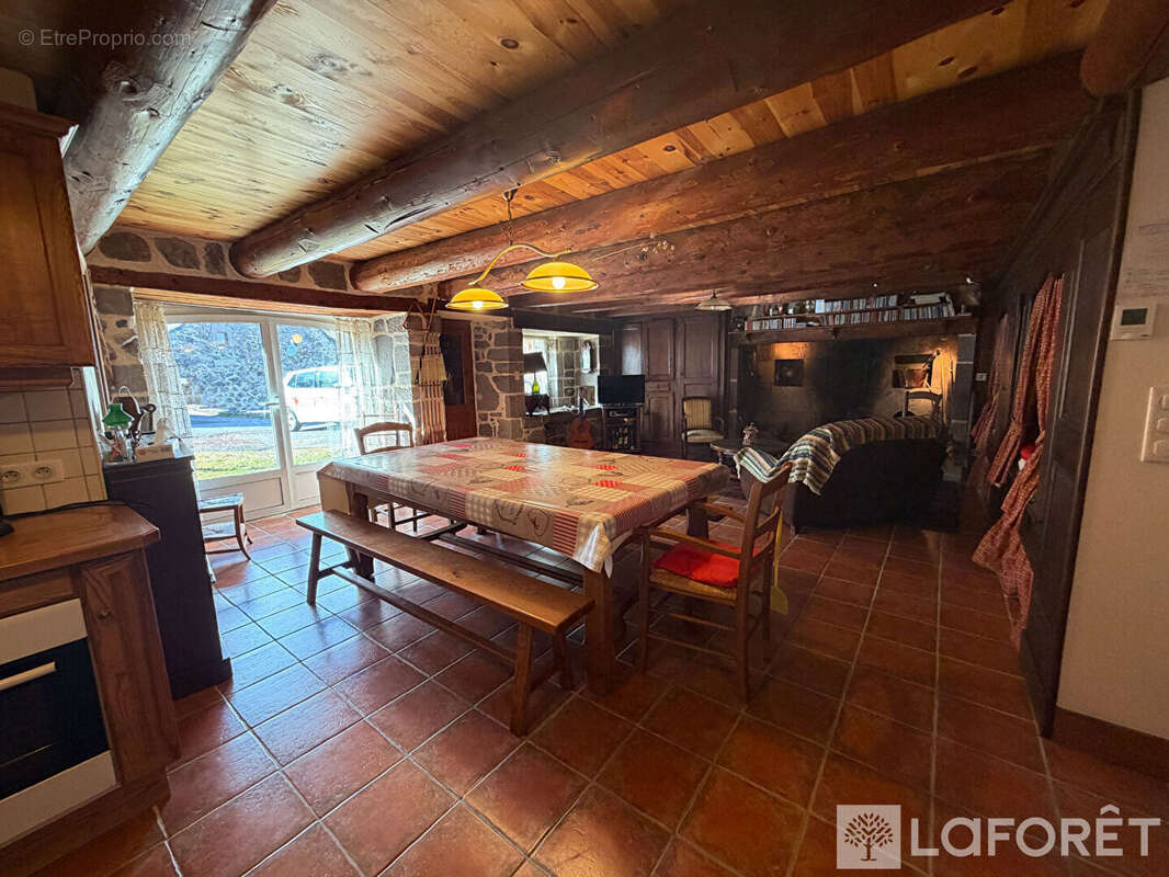 Maison à ALBEPIERRE-BREDONS