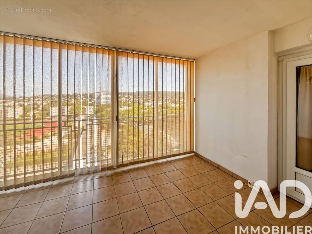 Photo 1 - Appartement à BAGNOLS-SUR-CEZE