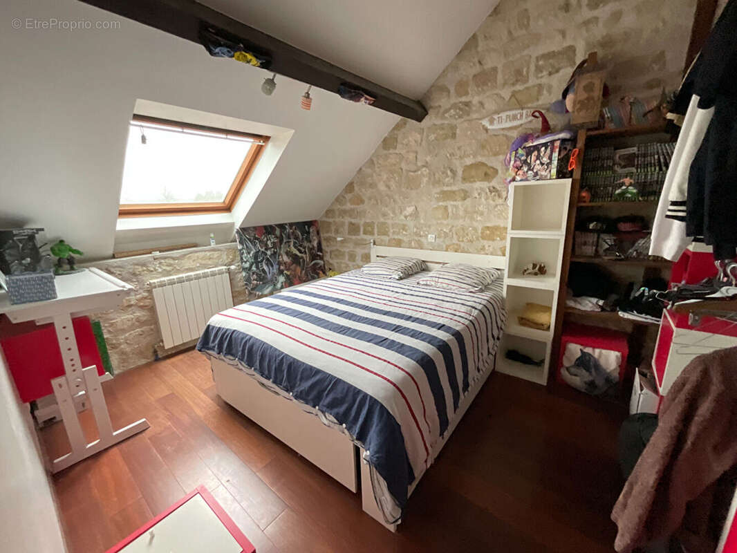 Maison à MAURECOURT