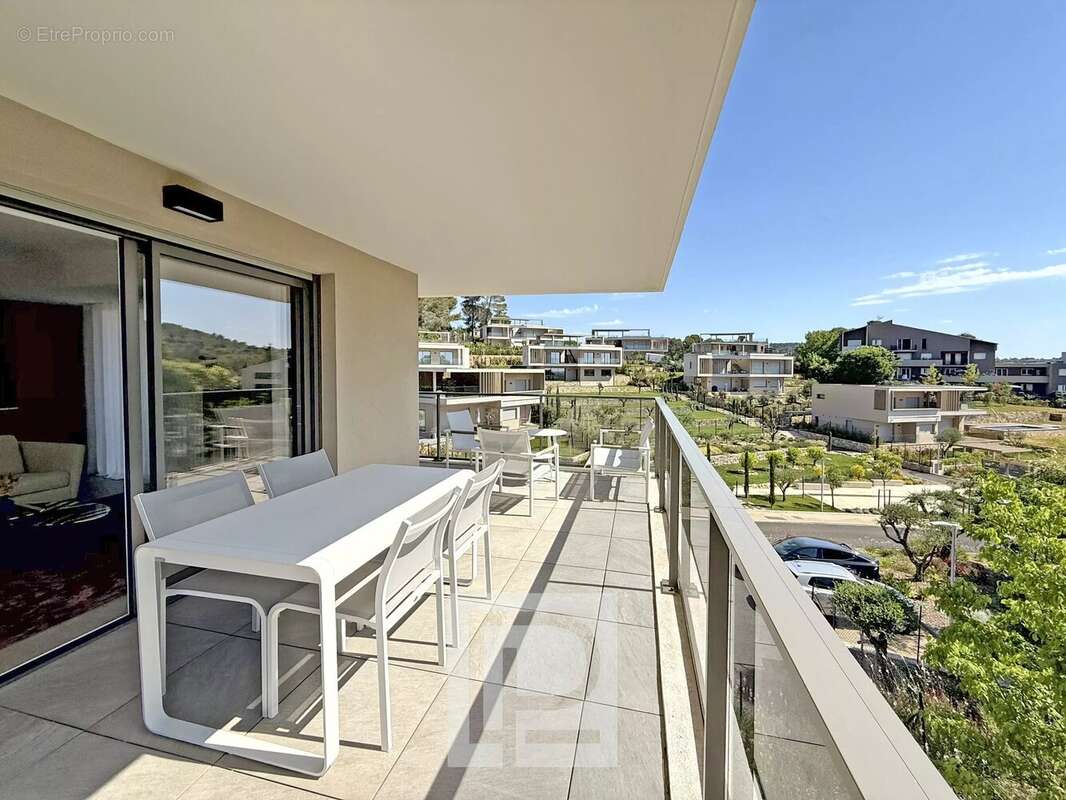 Appartement à MOUGINS