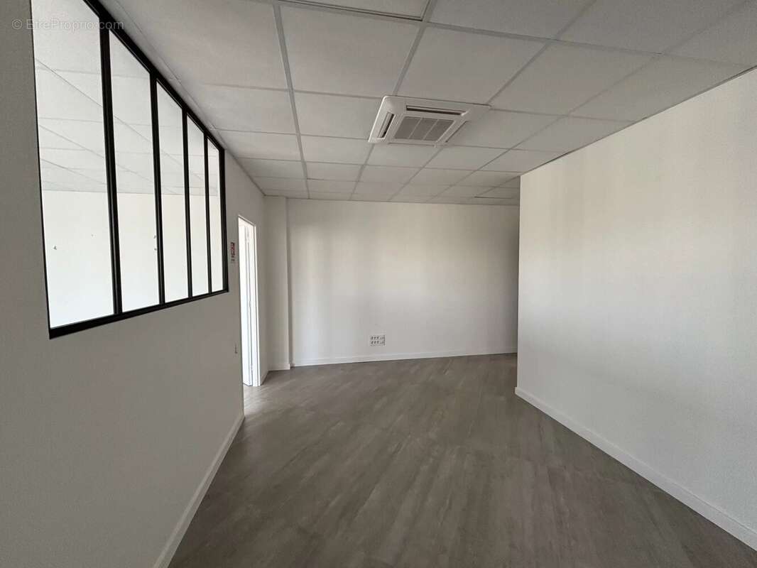 Commerce 65 m² à La Salvetat-Saint-Gilles  - photo 6