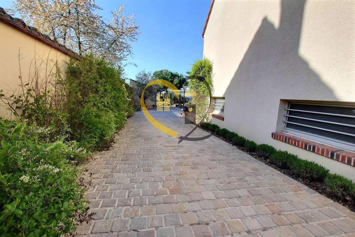Maison à LOURY