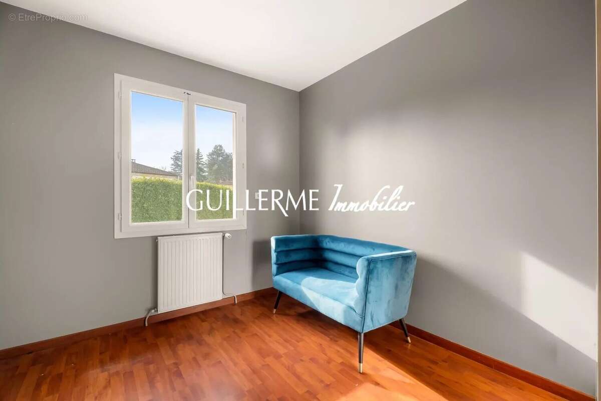 Maison à LA TOUR-DE-SALVAGNY