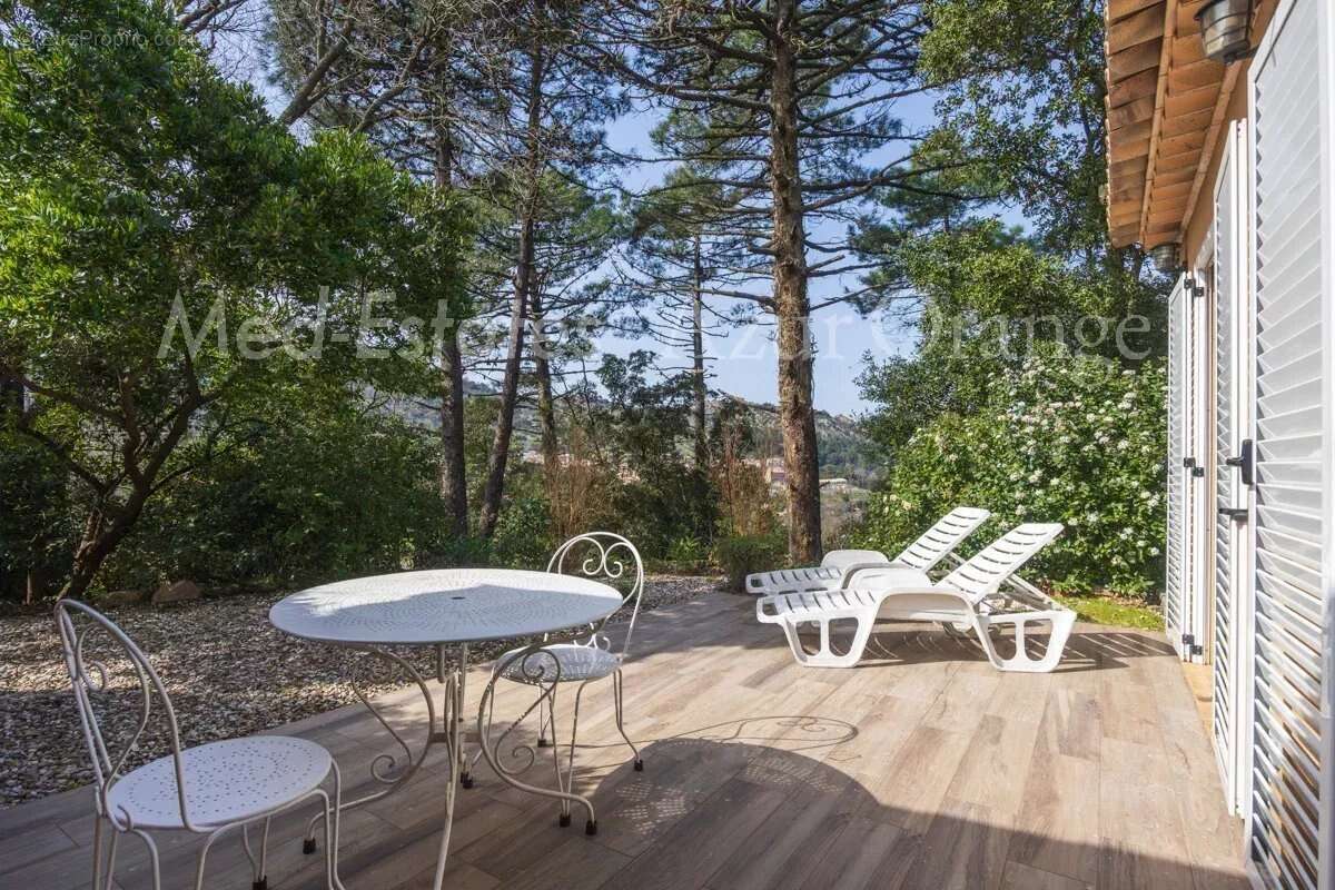 Maison à LA GARDE-FREINET