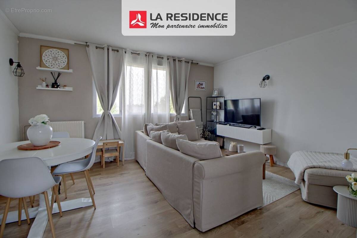 Appartement à LES CLAYES-SOUS-BOIS