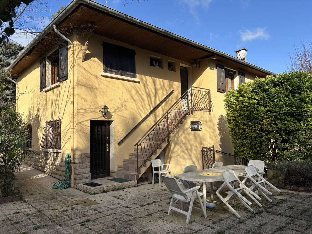 Maison à SAINT-CYR-AU-MONT-D&#039;OR