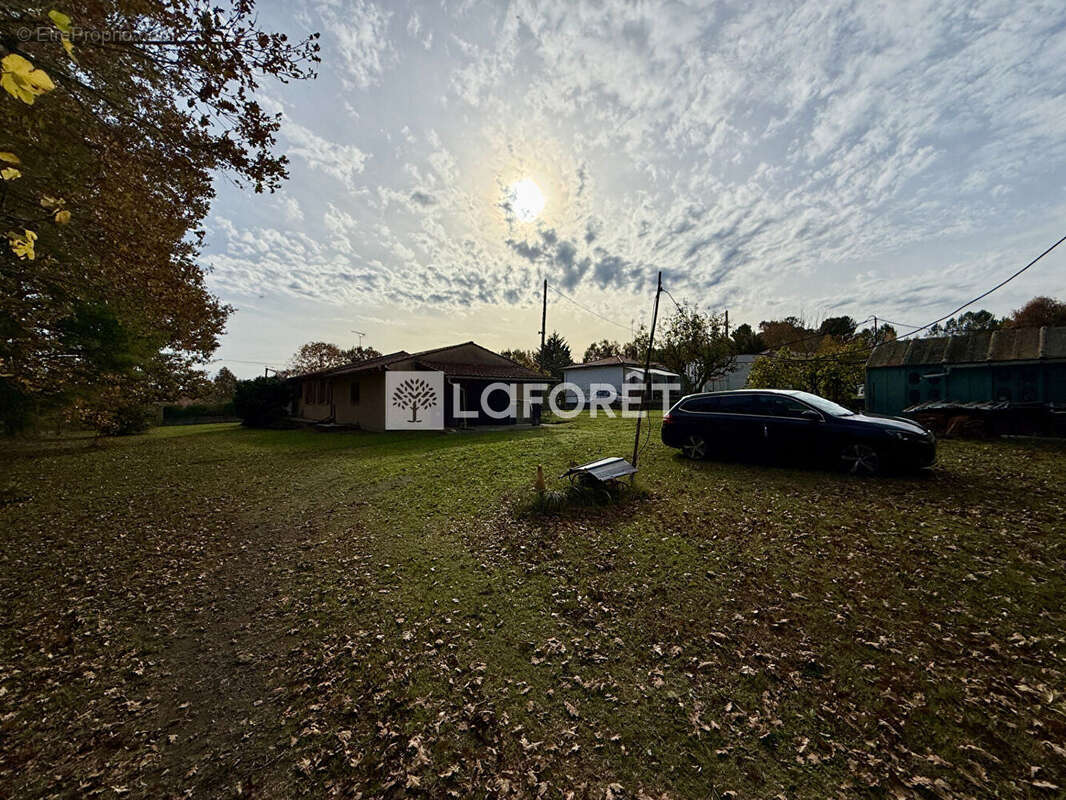 Maison à SAINT-MICHEL-DE-RIEUFRET