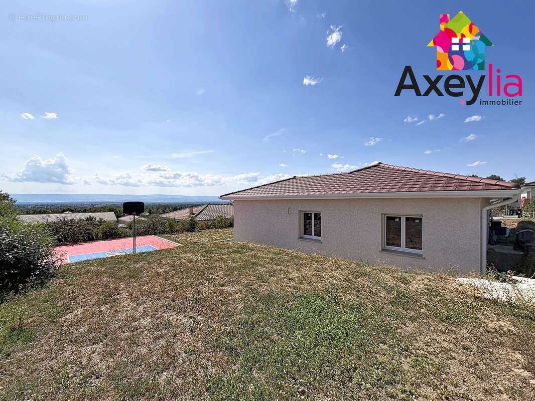 A vendre - secteur feurs - maison de plein-pied, 4 chambres, terrain d'environ 850m2 avec vue plaine du forez - photo 3