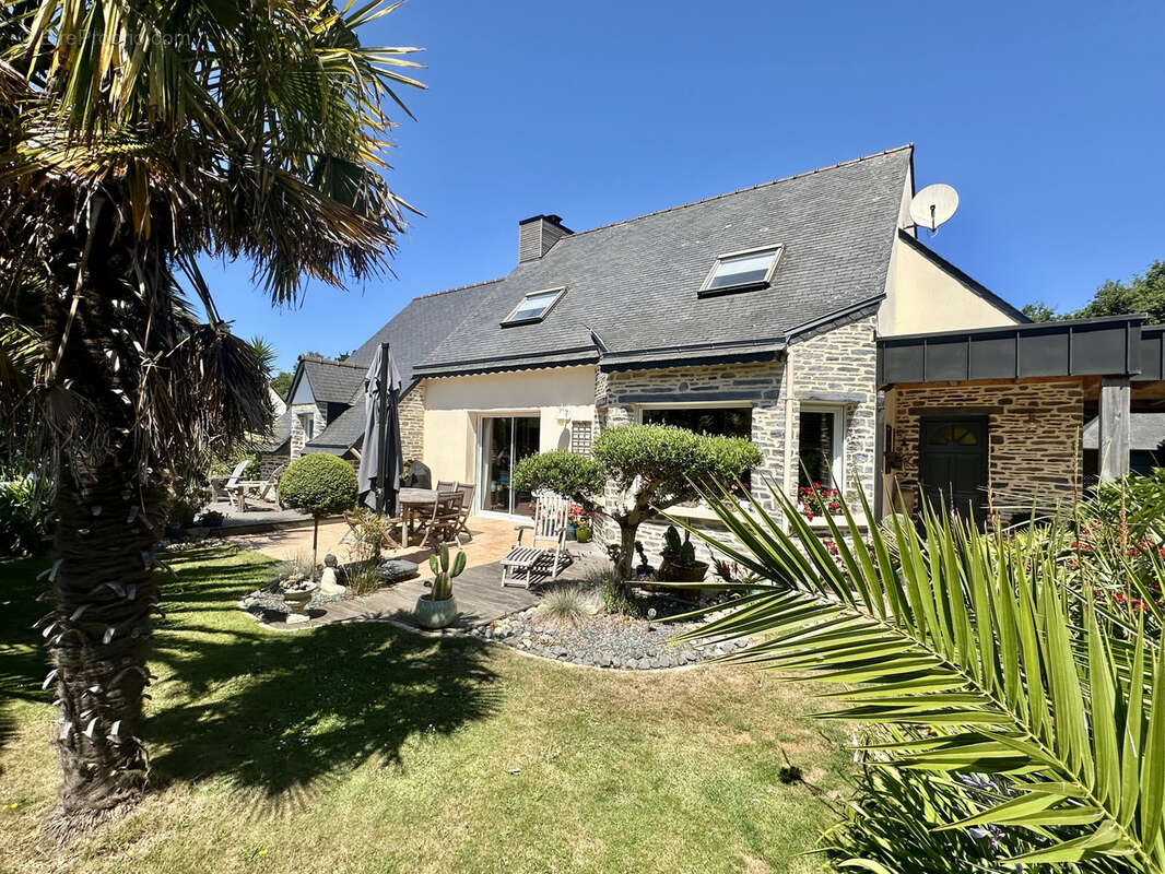 Maison à PLOUGRESCANT