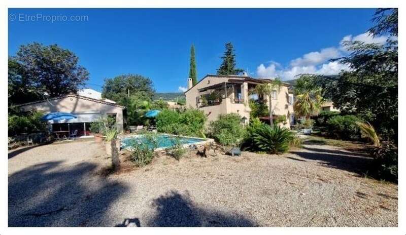 Maison à PEYMEINADE