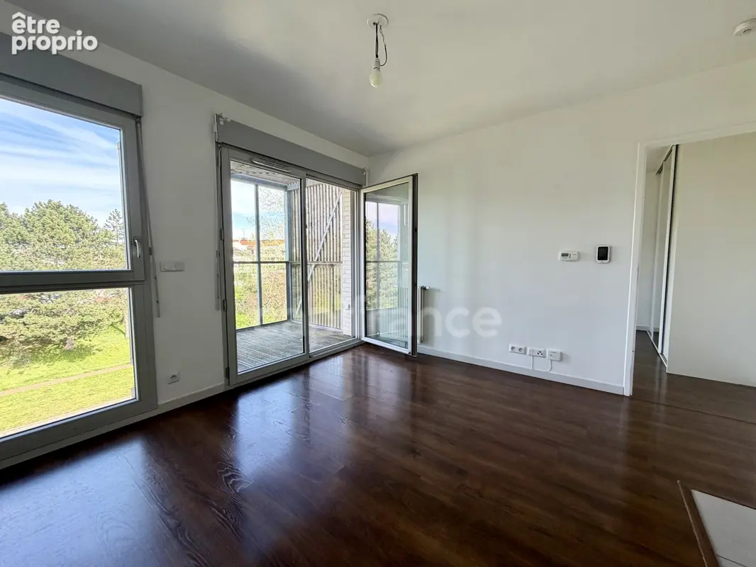 À vendre – Appartement 2 pièces dernier étage avec balcon, parking et prestations impeccables – Cergy - photo 4