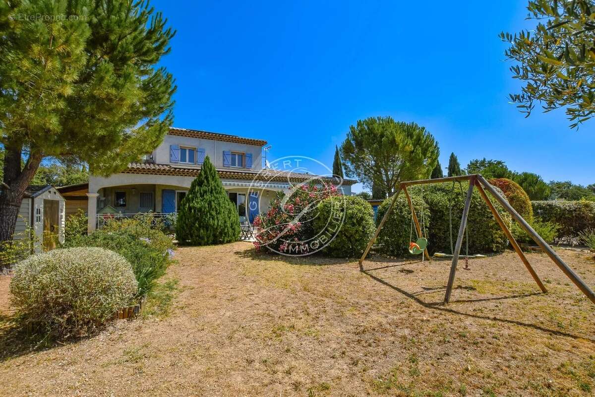 A vendre flayosc - maison a pied au village 3 chambres avec piscine et garage au calme absolu - photo 22