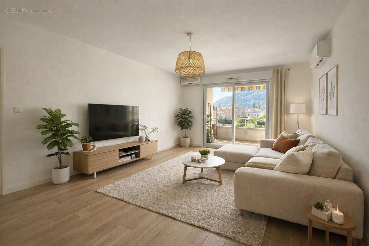 Appartement à SOLLIES-PONT