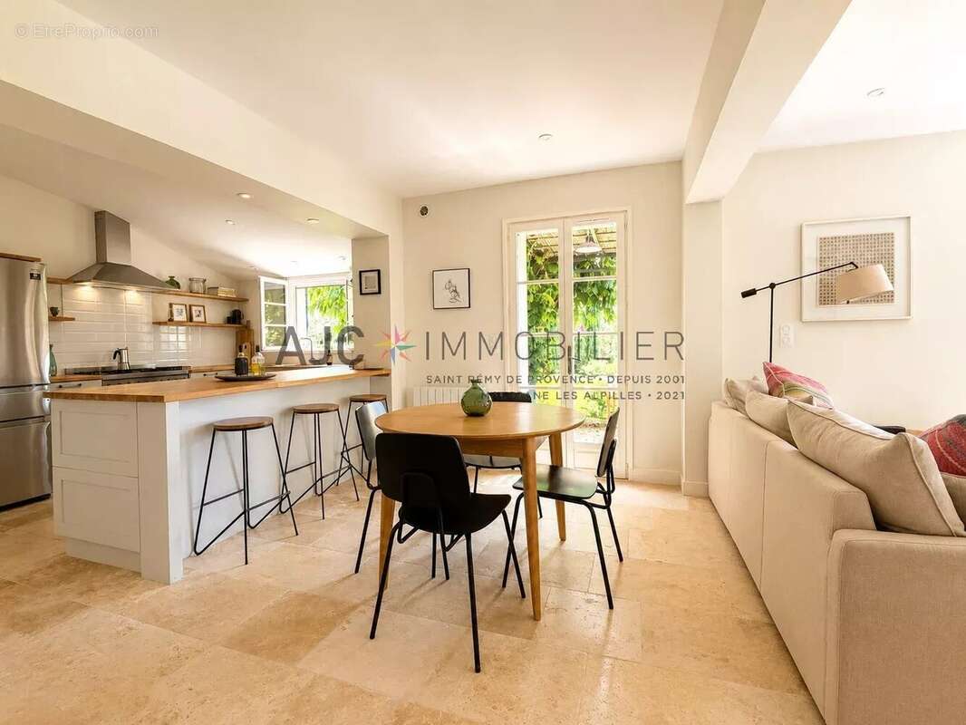 Saint-Rémy-de-Provence – Maison lumineuse de 4 chambres avec piscine proche centre - photo 12