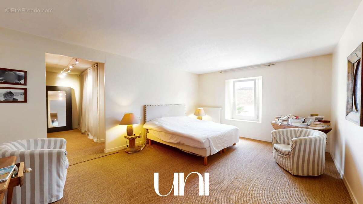 Maison à FLEURY-SUR-ORNE