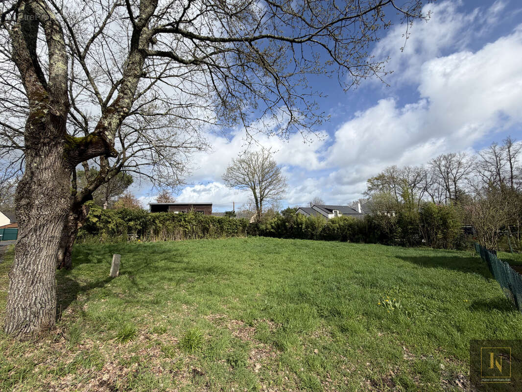 Terrain à LA CHAPELLE-SUR-ERDRE