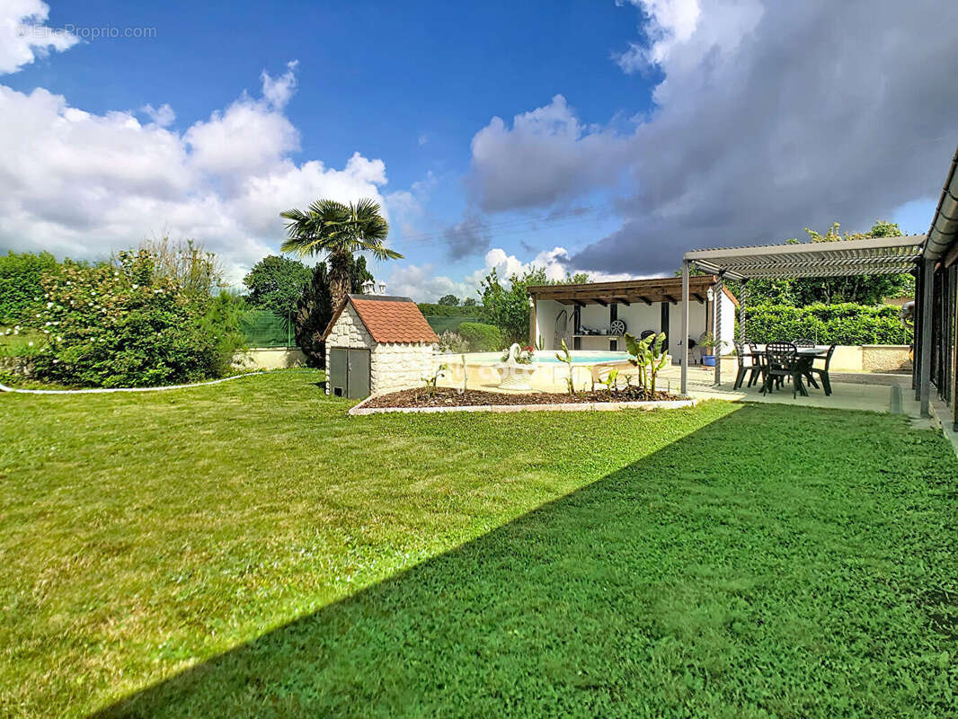 Maison - T5 - 141 m² - photo 4