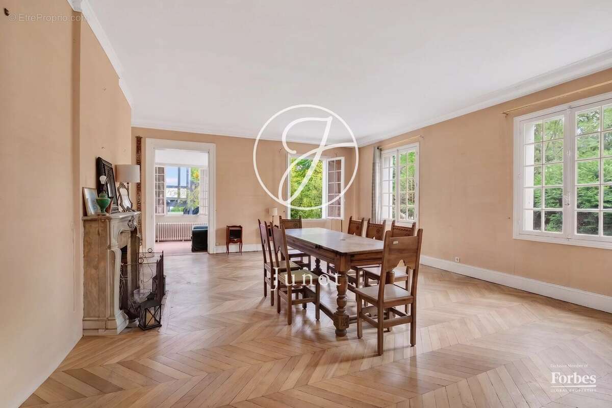 Appartement à GARCHES