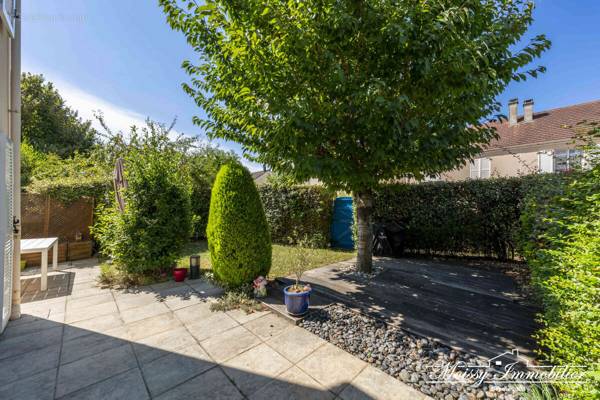 Maison à MOISSY-CRAMAYEL