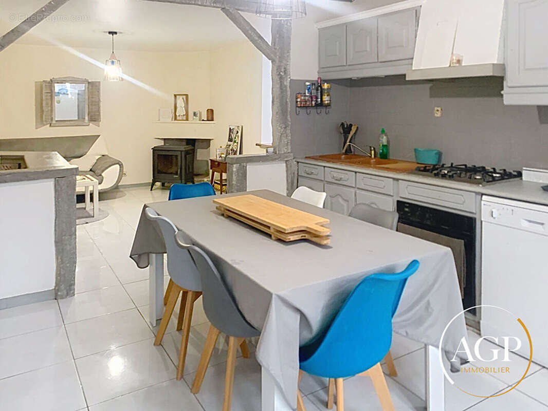 Maison ancienne, 3 chambres, Grange - photo 3
