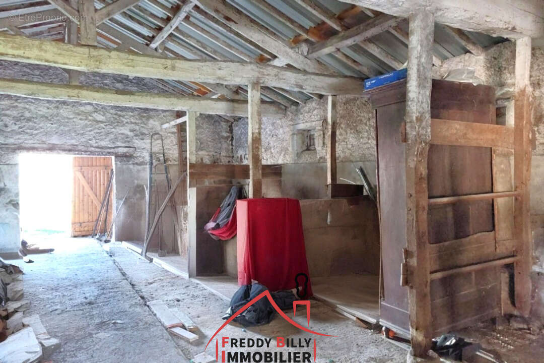 Maison à SAINT-VARENT