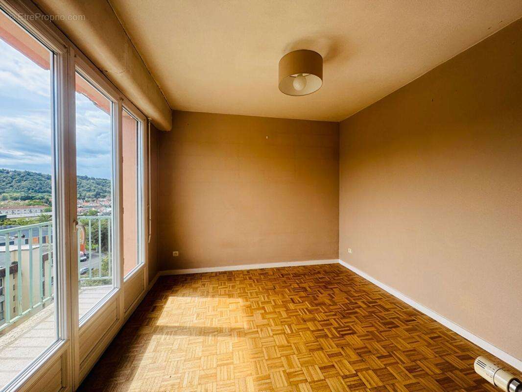 Appartement à BILLERE