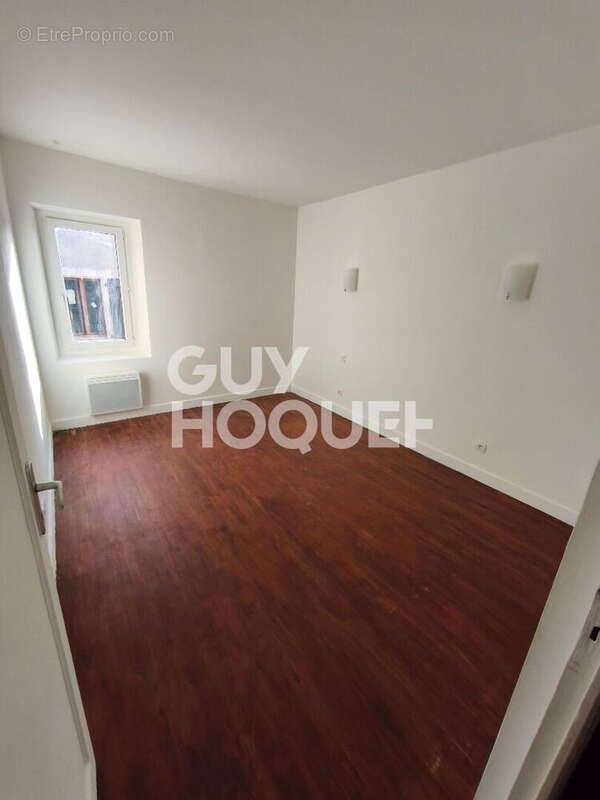 Appartement T3 de 84 m2 et cour de 33m² - photo 6