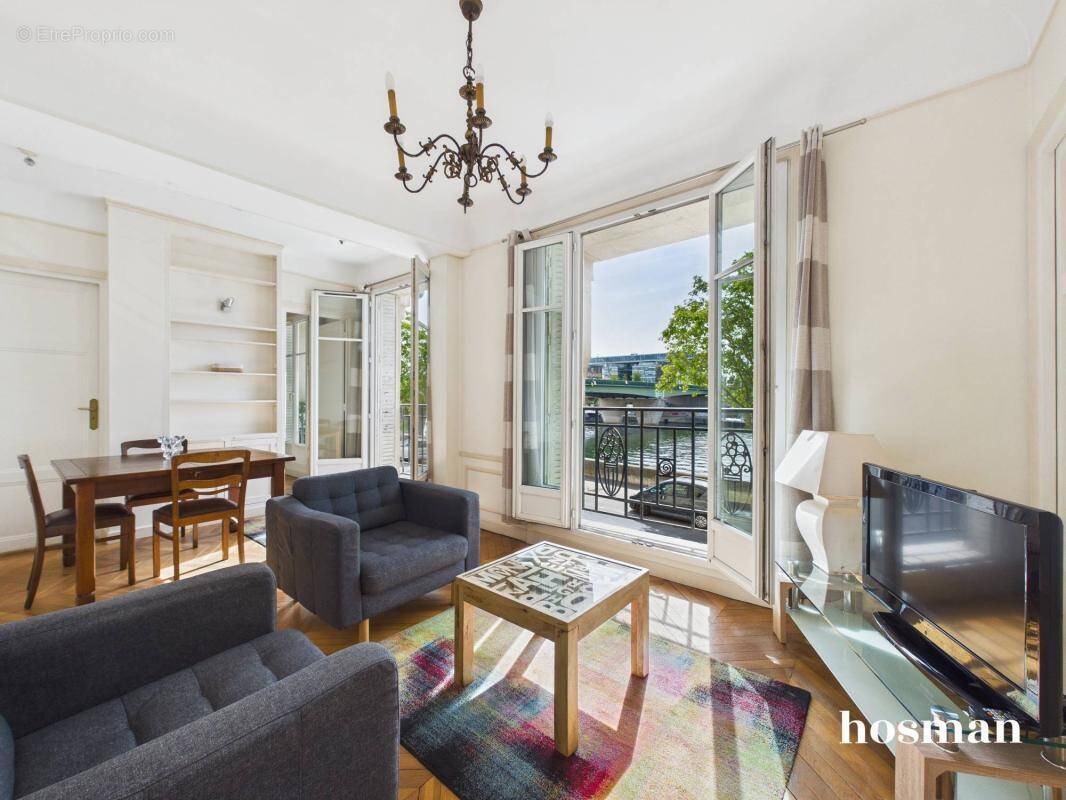 Appartement à PARIS-16E