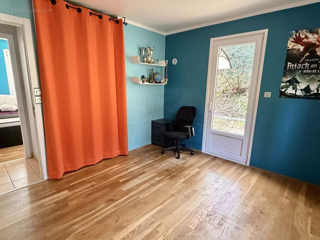 Maison à BAGNOLS-EN-FORET