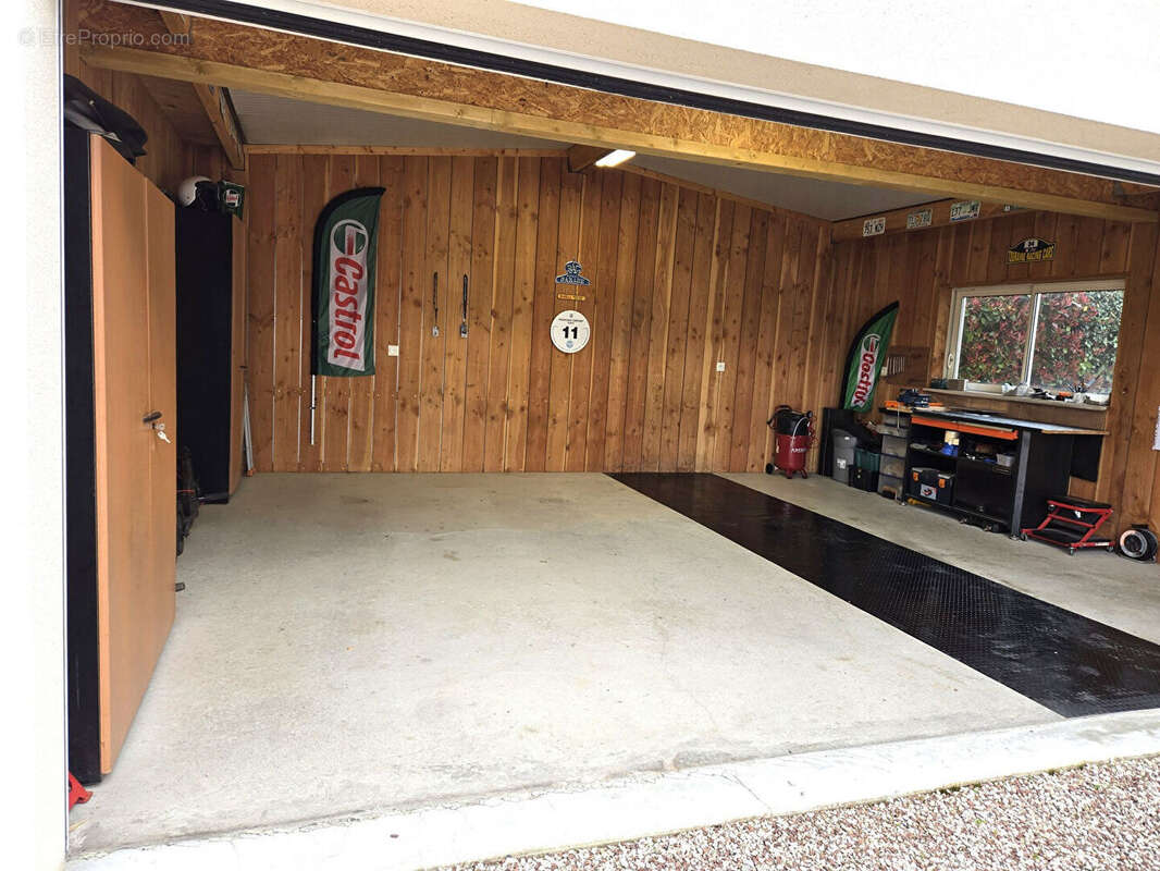 Maison à SAINT-CYR-SUR-LOIRE