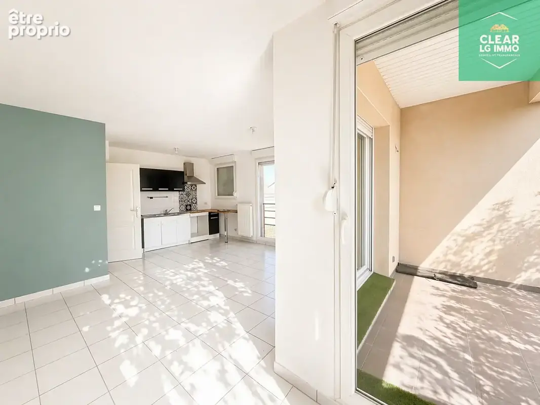 Appartement F3 récent avec terrasse à Saint-Privat-la-Montagne - photo 4