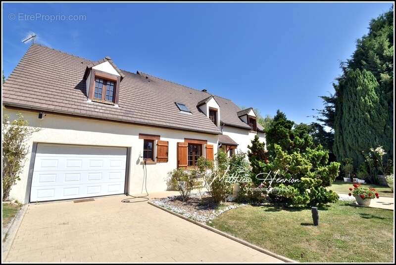 Majestueuse maison 6 chambres, 3 salles de bains/douche, 3 WC, bureau, garage, DPE C ! - photo 14