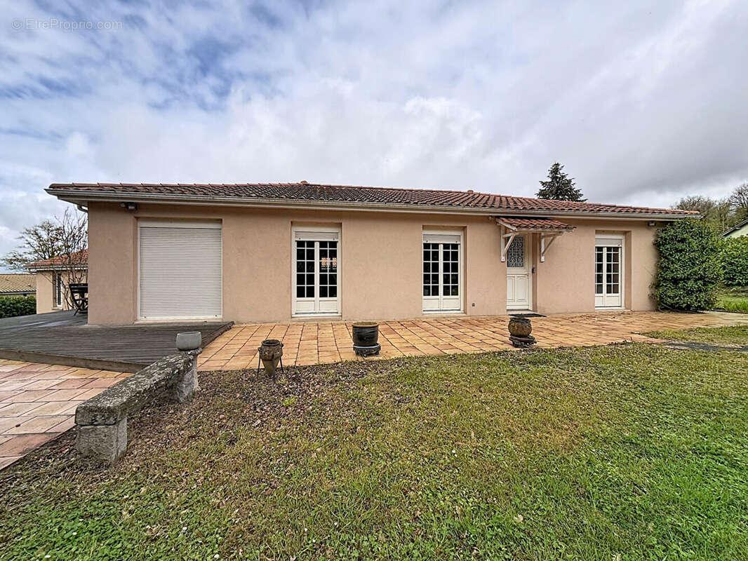Maison à BASSENS
