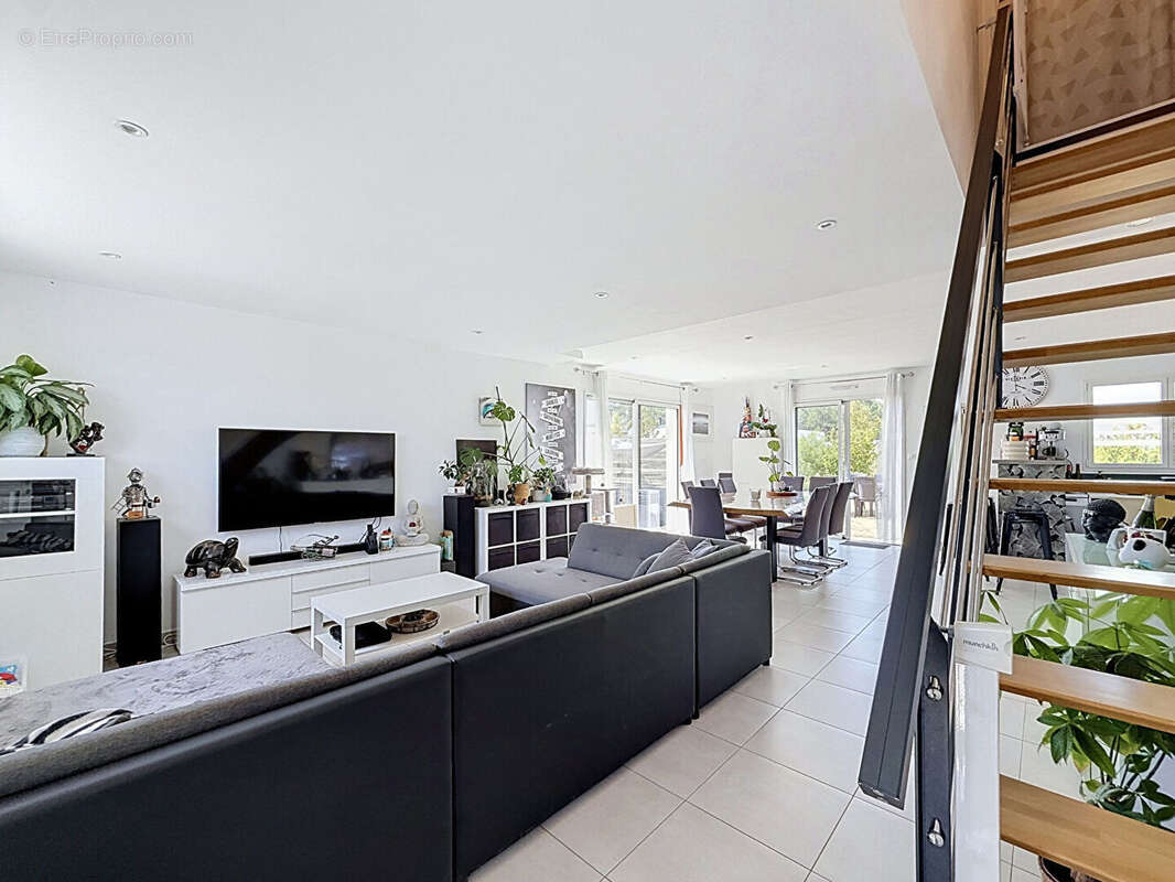 Vente maison t4 de 95m² - lauzach - photo 6