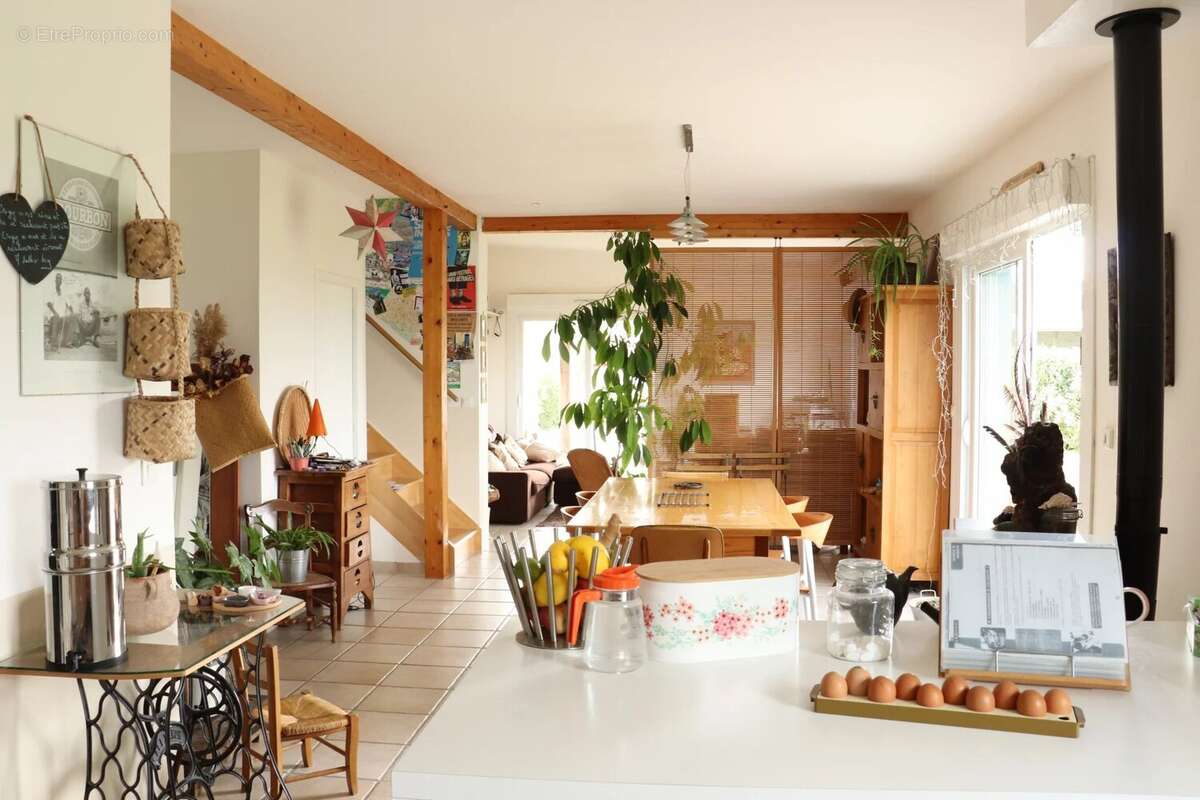 Maison à MONTENILS