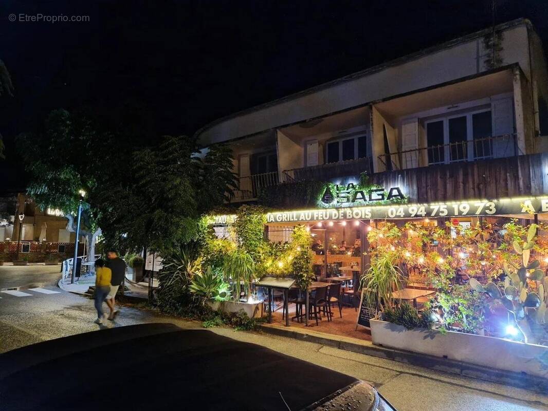 Photo 1 - Commerce à CARQUEIRANNE