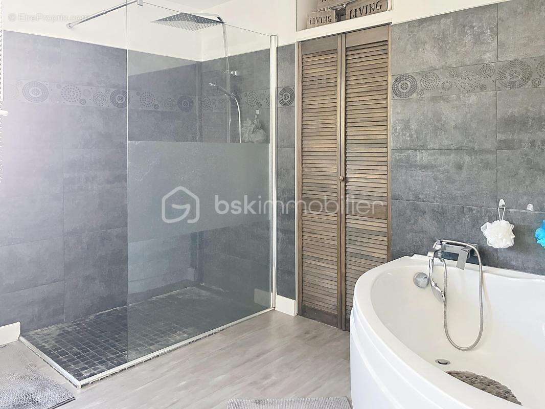 Villa de plain pied de 146m² sur parcelle de 1000m² - photo 16