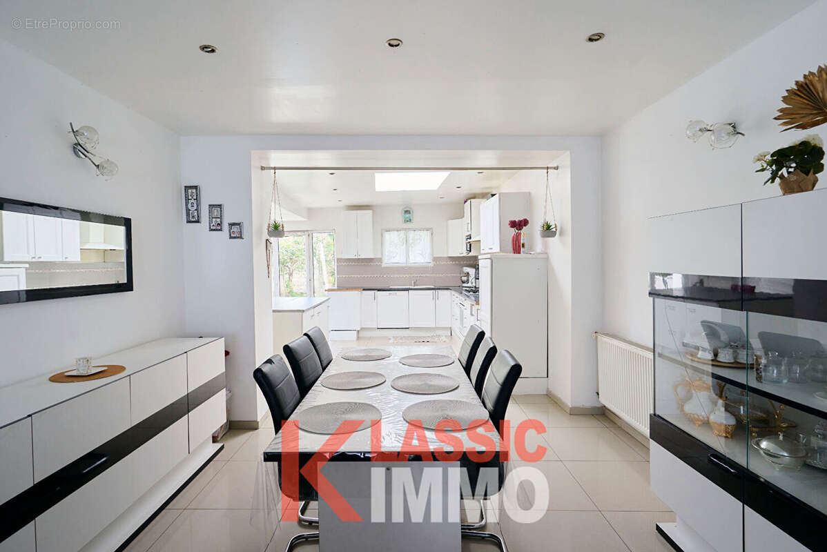 Maison de 191 m² avec Jardin et 6 Chambres - photo 2