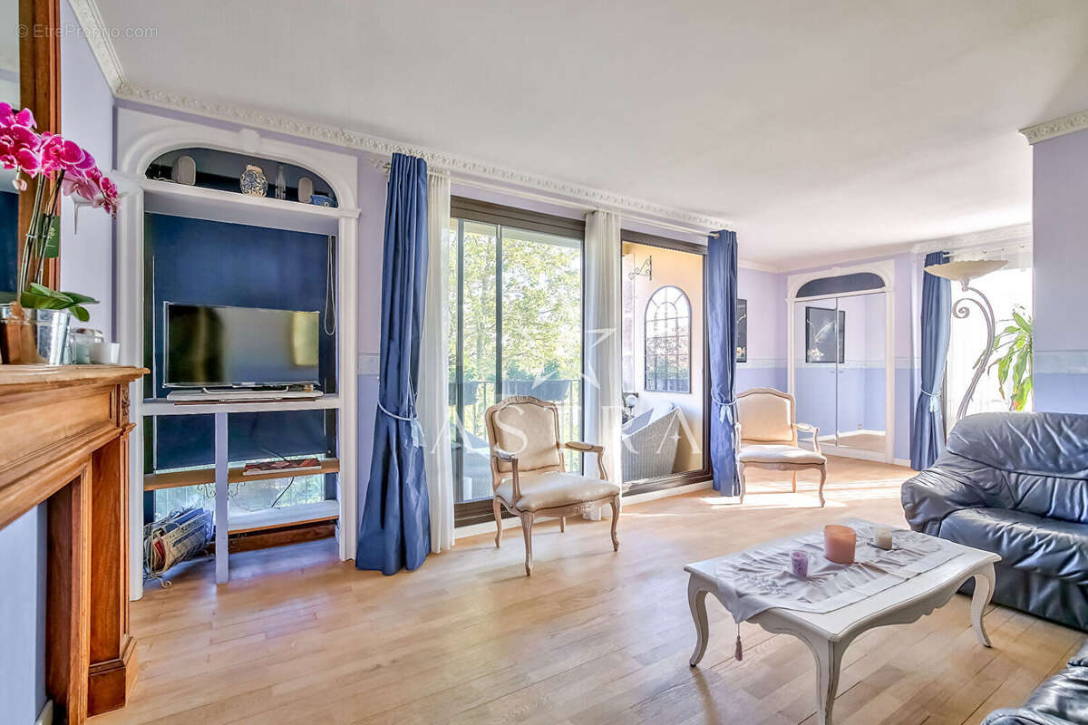 Appartement à FRESNES