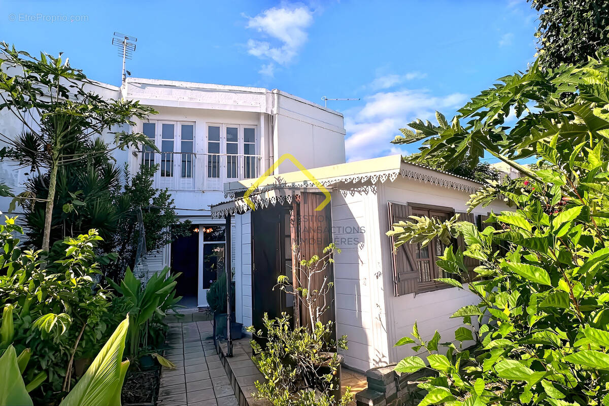 Maison à SAINT-DENIS