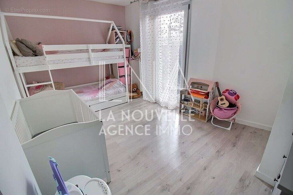 Appartement à LES LILAS
