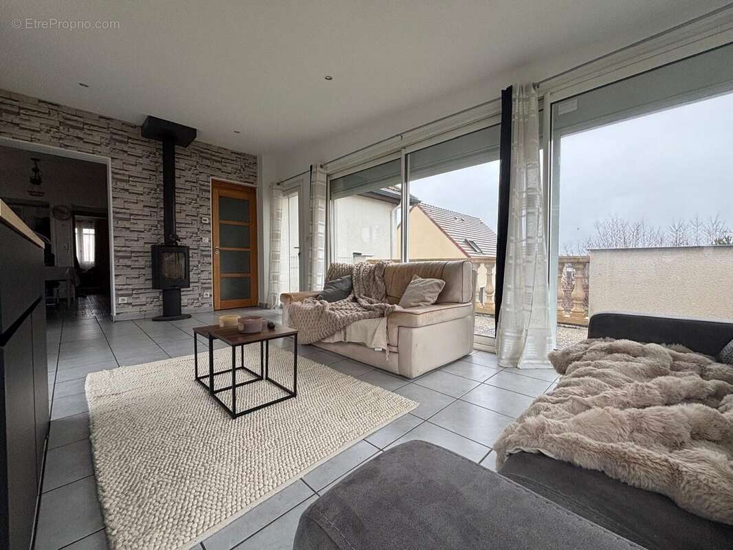 Maison à SAINTRY-SUR-SEINE