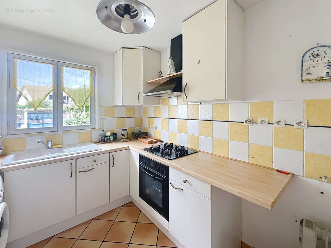 Maison plain pied sur 653 m2 st genevieve des bois - photo 8