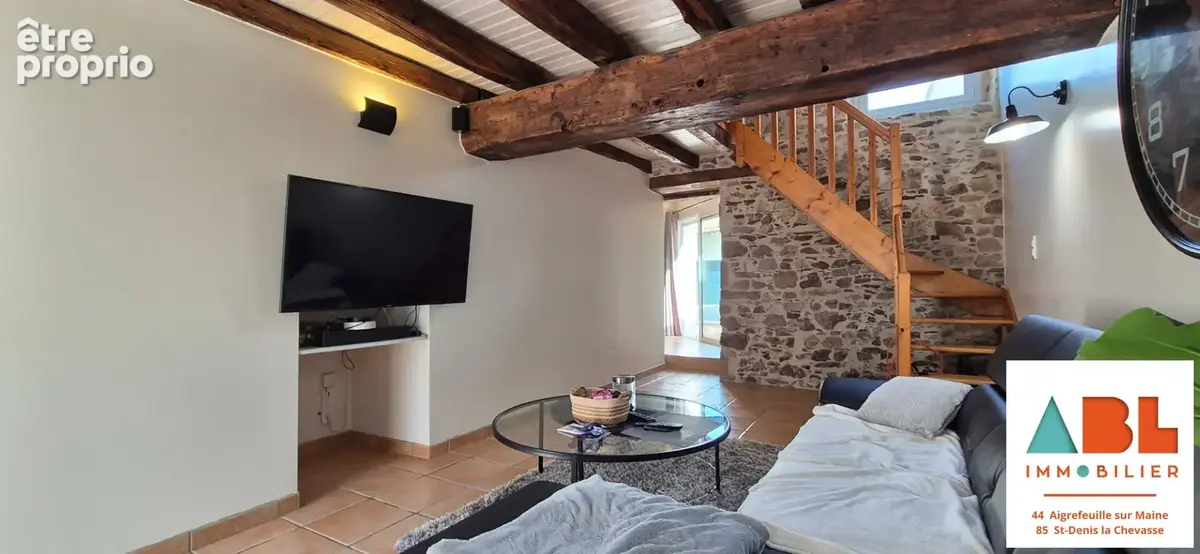 Maison de caractère  98 m² - 3 chambres - Centre de Saint-Denis-la-Chevasse - photo 2