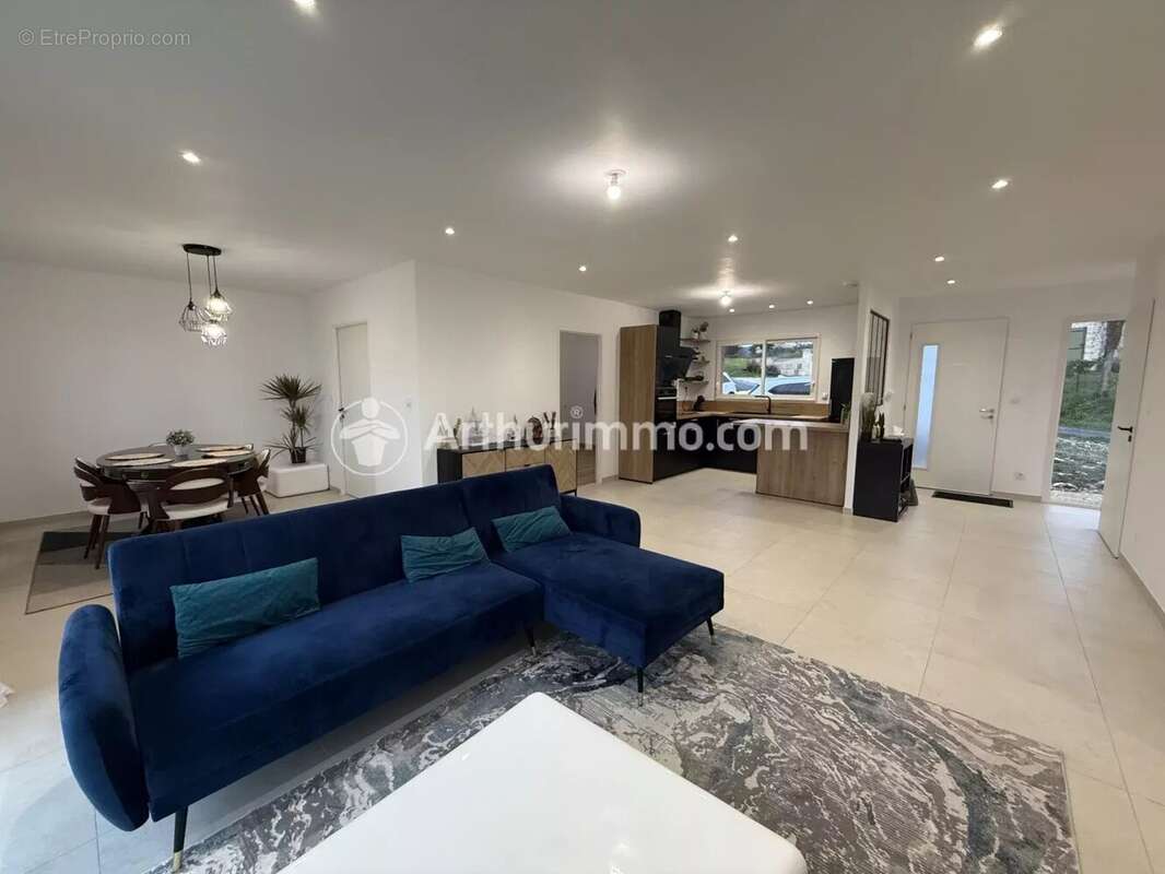 Maison à SAINT-ASTIER