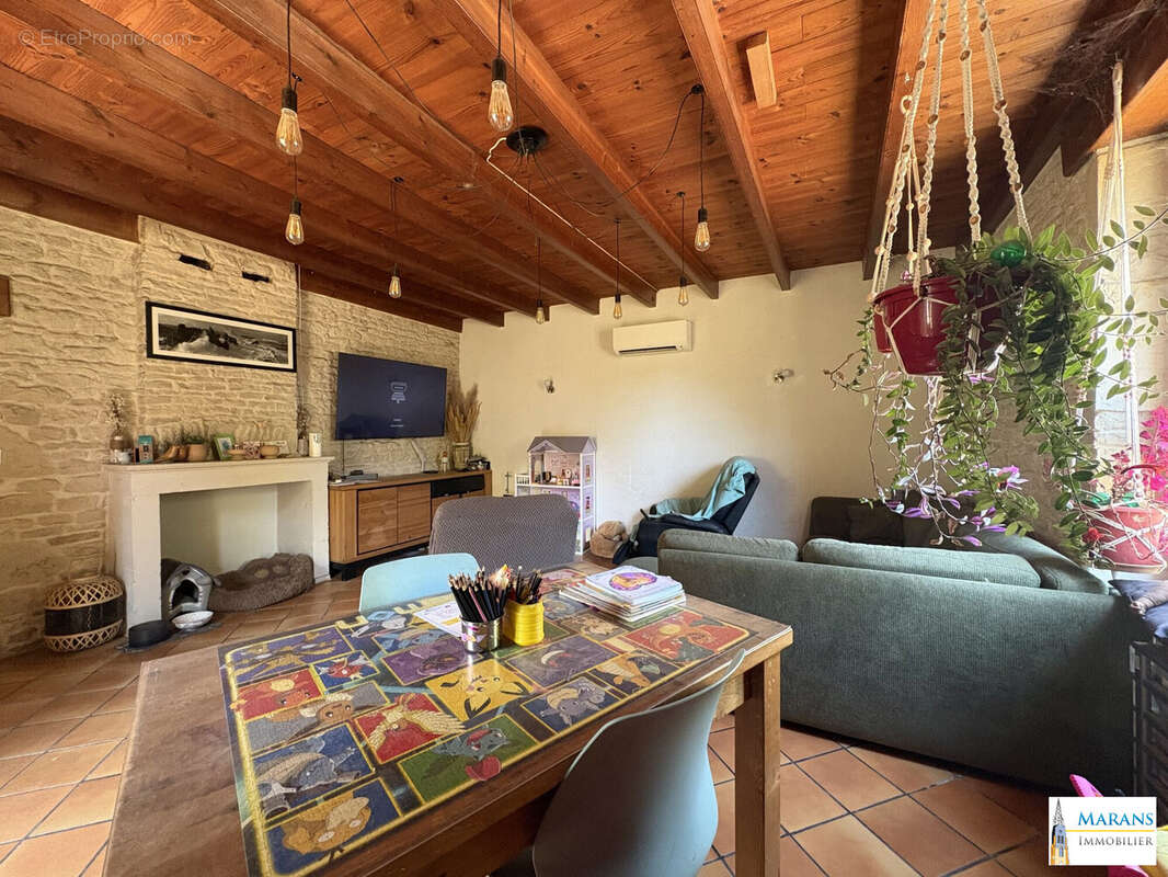 Maison 324 m² à Saint-Jean-De-Liversay  - photo 2