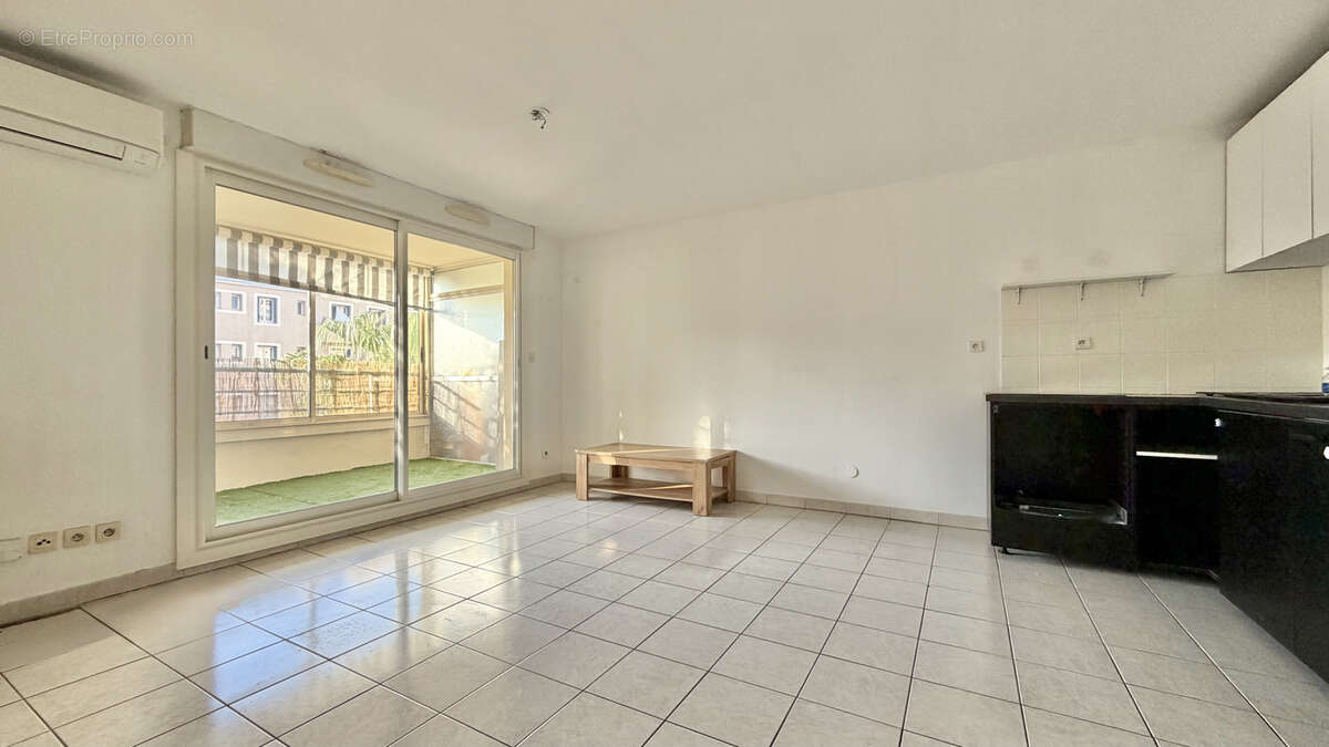 Appartement à HYERES