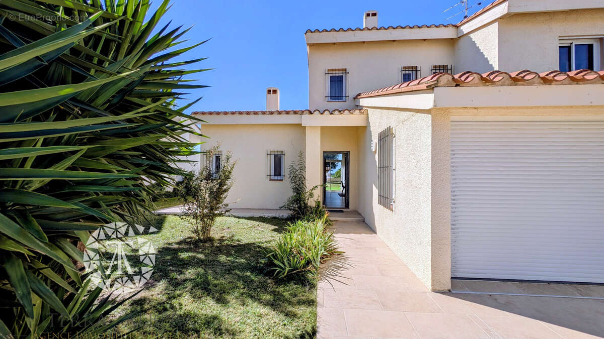 Maison à VILLENEUVE-DE-LA-RAHO
